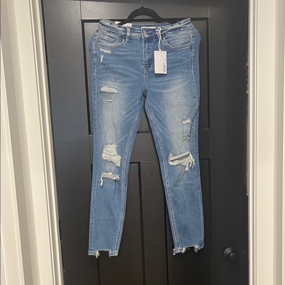 Stylish Distressed Skinny Jeans in Blue